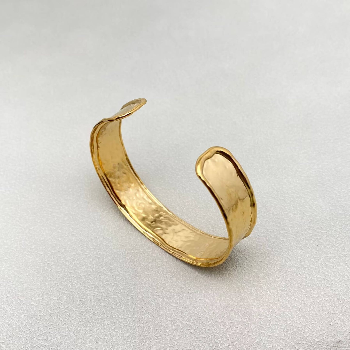 Mio Queena - Hammered Texture 18K Gold Plated Cuff