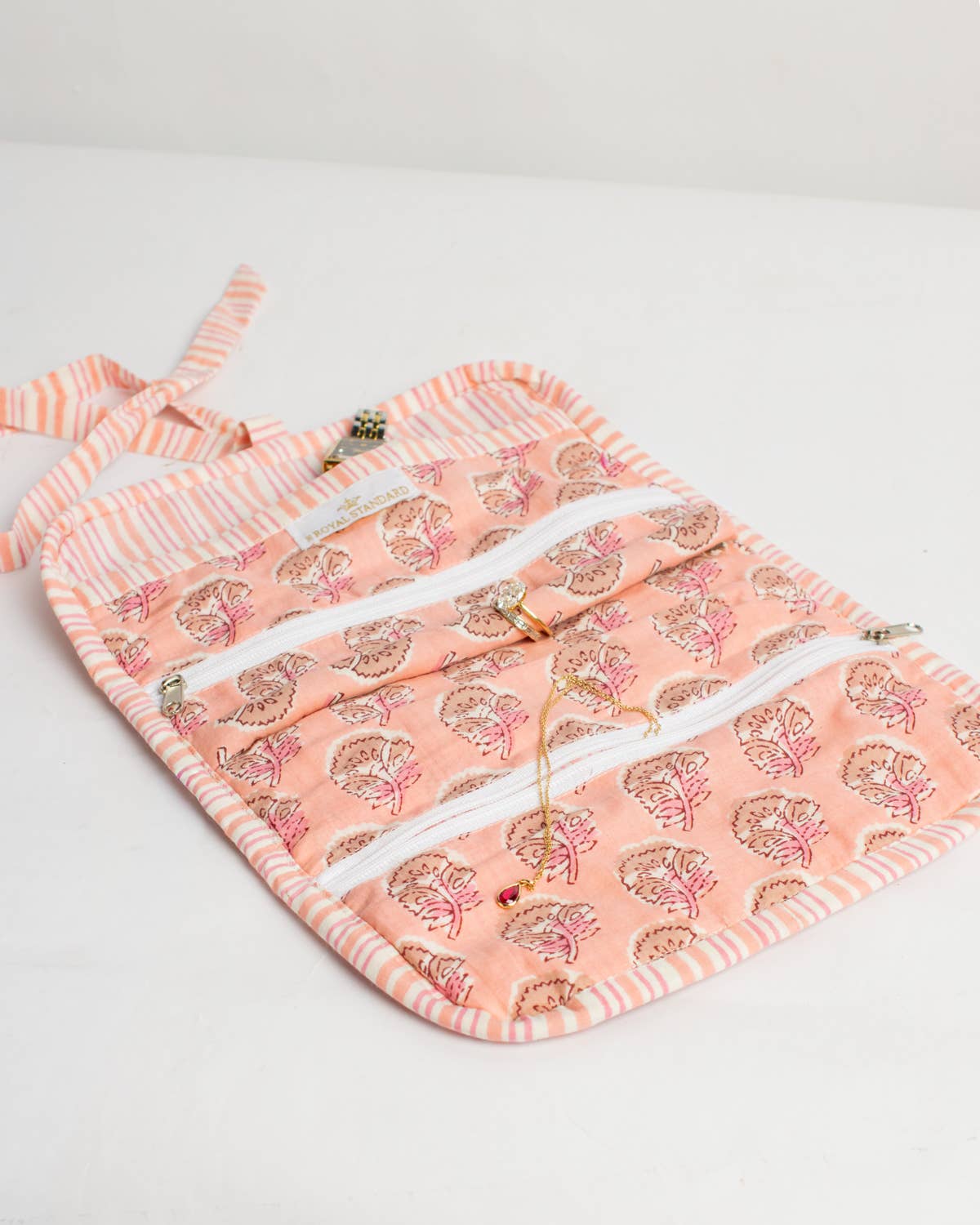 The Royal Standard - Layla Quilted Jewelry Roll Pink 9x13