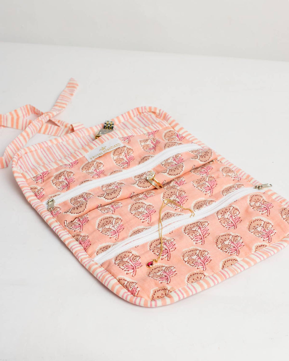 The Royal Standard - Layla Quilted Jewelry Roll Pink 9x13