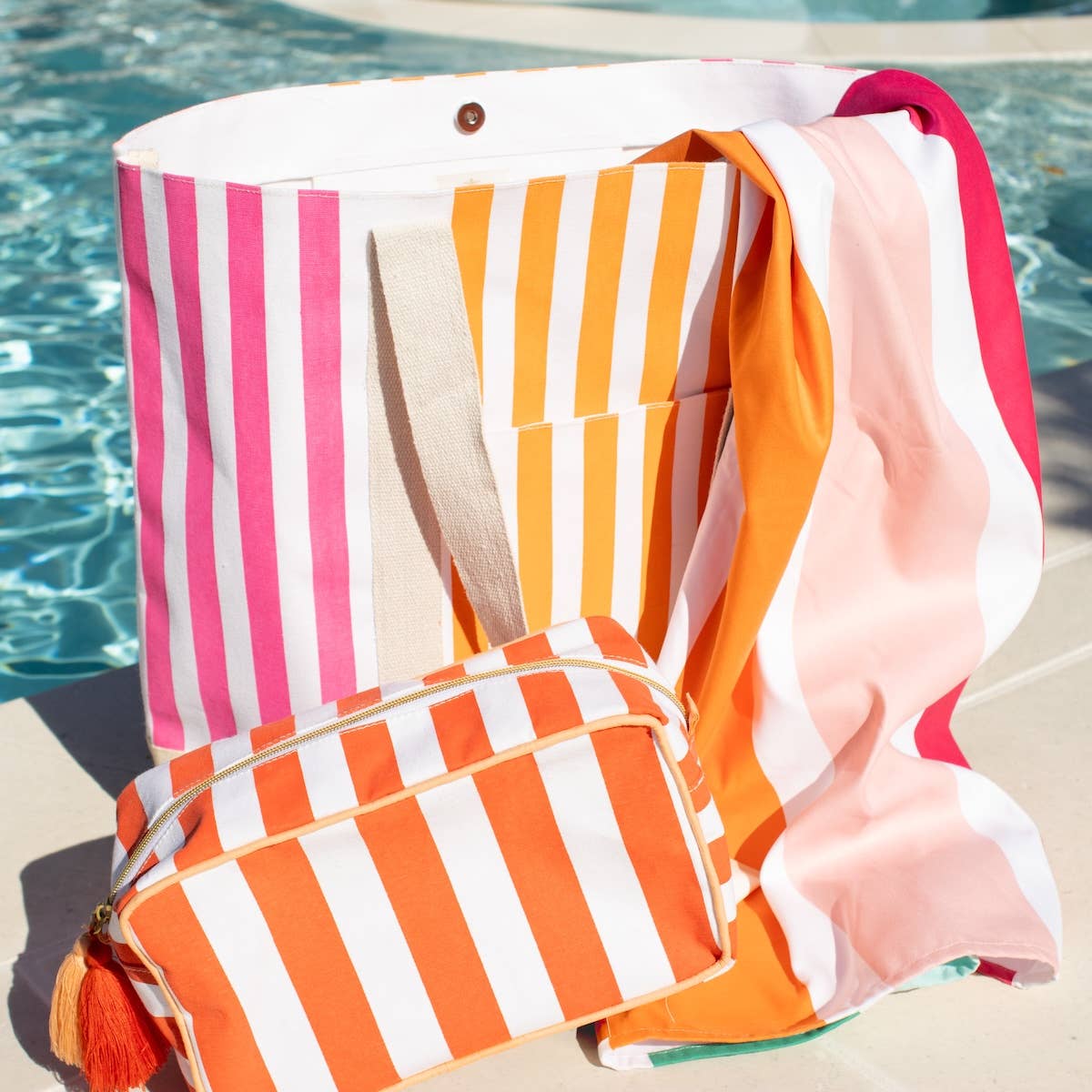 The Royal Standard - Summer Oasis Beach Towel White/Multi 34x70
