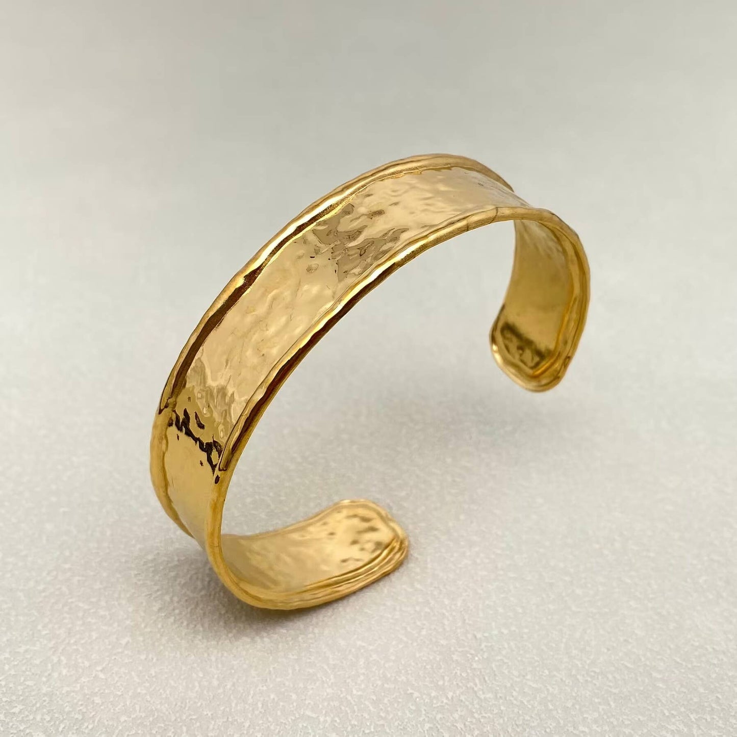 Mio Queena - Hammered Texture 18K Gold Plated Cuff