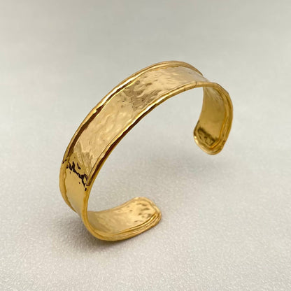 Mio Queena - Hammered Texture 18K Gold Plated Cuff