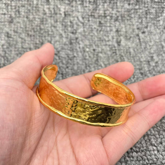 Mio Queena - Hammered Texture 18K Gold Plated Cuff