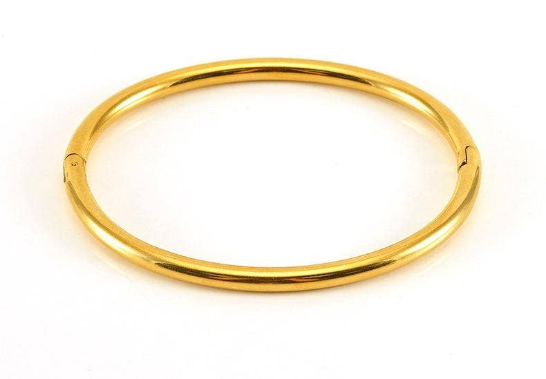 Showcased against a white background, the Mio Queena Multi-style 18K gold-plated stainless steel bangle features a thin, round design with a smooth finish—an elegant and timeless jewelry gift choice.