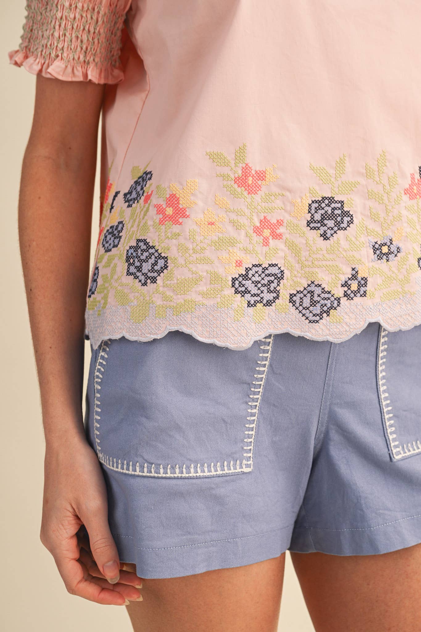 &MERCI - FLORAL EMBROIDERY SMOCKED PUFF SLEEVE TOP