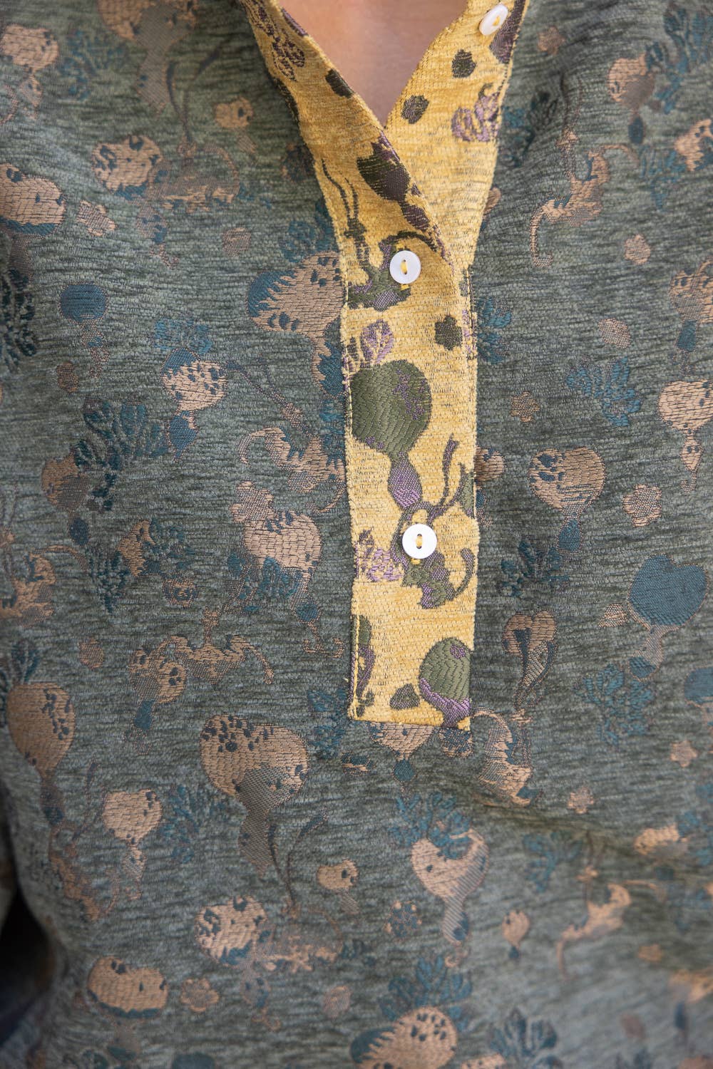 VOY - 37265 Quarter Button Color Contrast Floral  Jacqaurd Top