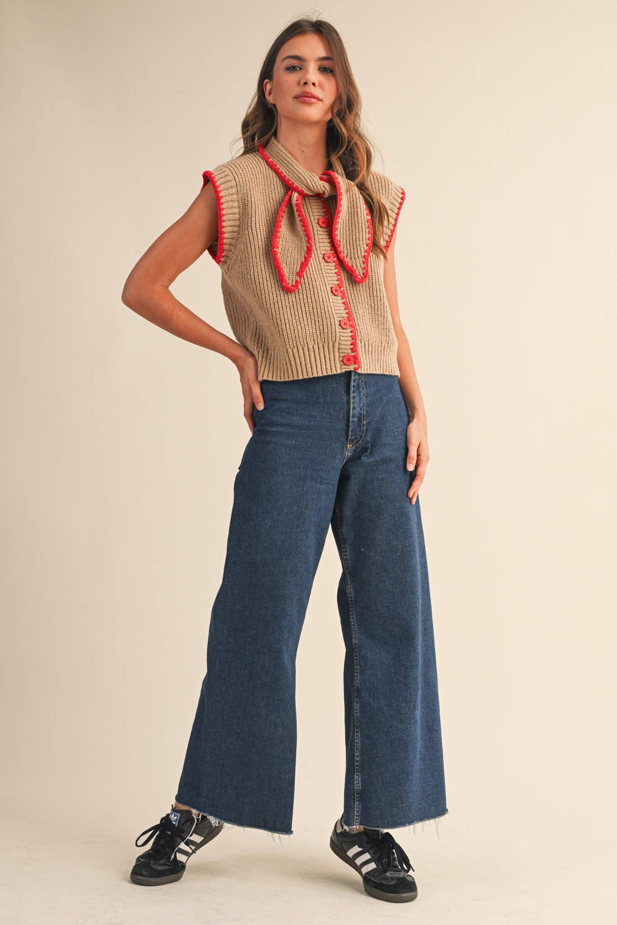 &MERCI - TIE NECK SWEATER VEST WITH CONTRAST BLANKET STITCH MSW11059