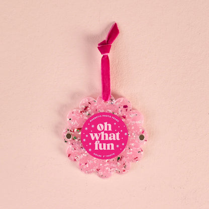 The Darling Effect Scalloped Round Picture Frame Ornament