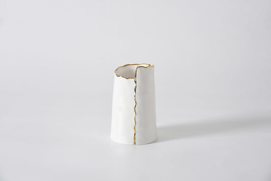 Pampa Bay Portofino Small Vase in white ceramic with ruffled gold-trimmed opening