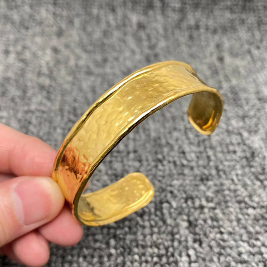 Mio Queena - Hammered Texture 18K Gold Plated Cuff