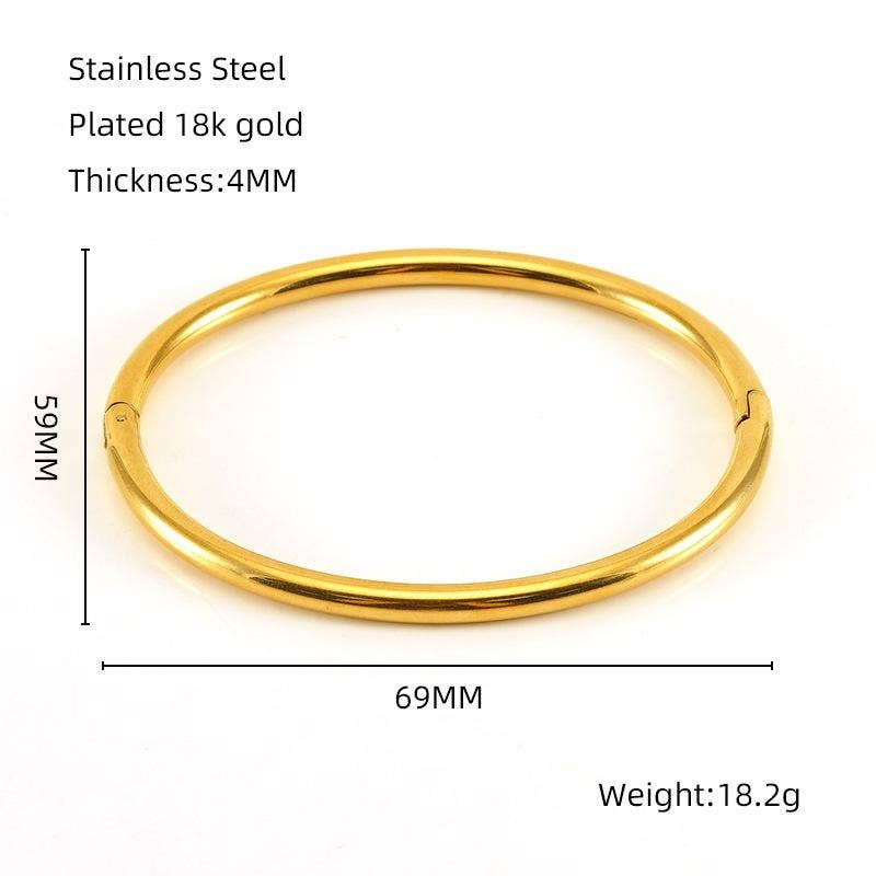 Introducing the Mio Queena - Multi-style 18K Gold-plated Stainless Steel Bangle - FGS by Mio Queena: a sophisticated bangle crafted in 18K gold-plated stainless steel, featuring a diameter of 69mm, thickness of 4mm, and height of 59mm, with a weight of 18.2 grams. Product details and measurements are displayed beside and above the bangle—an elegant choice for jewelry gifts.