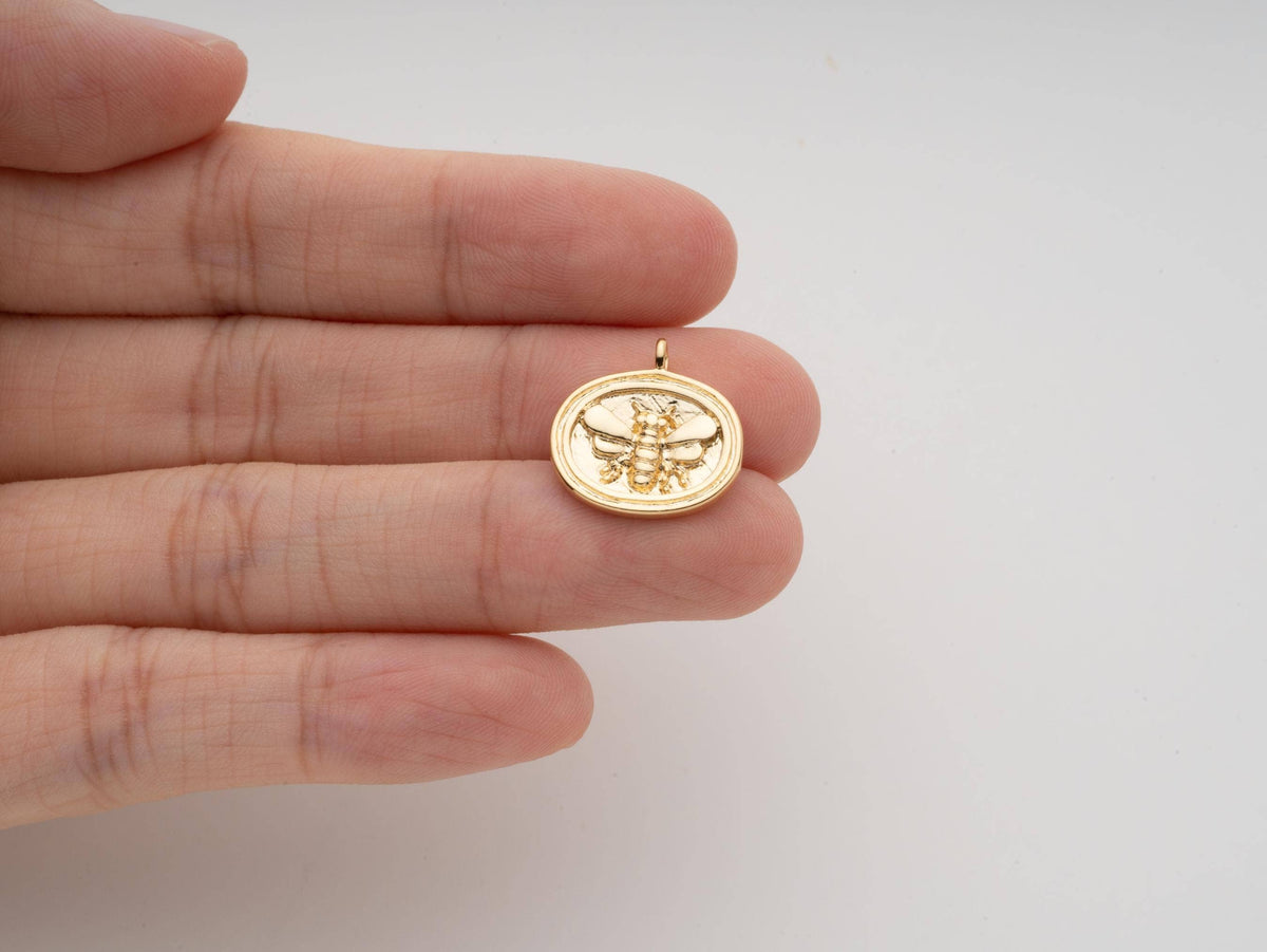 Jewel Pledge - Gold Honey Bee Wax Seal Pendant with Queen Bee Charm CPG2104